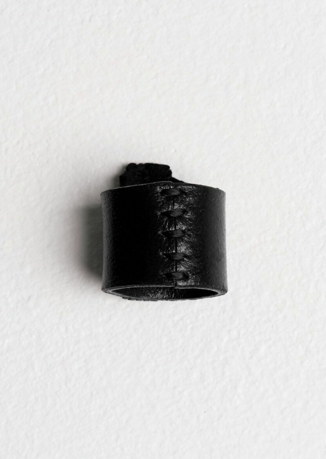 Folds leather ring