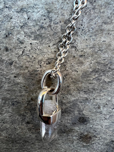 Talisman brace-held light amethyst necklace