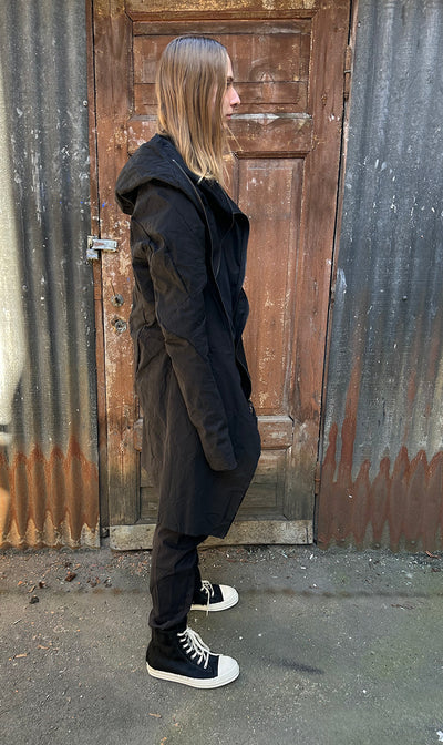 Distortion Curved hooded coat